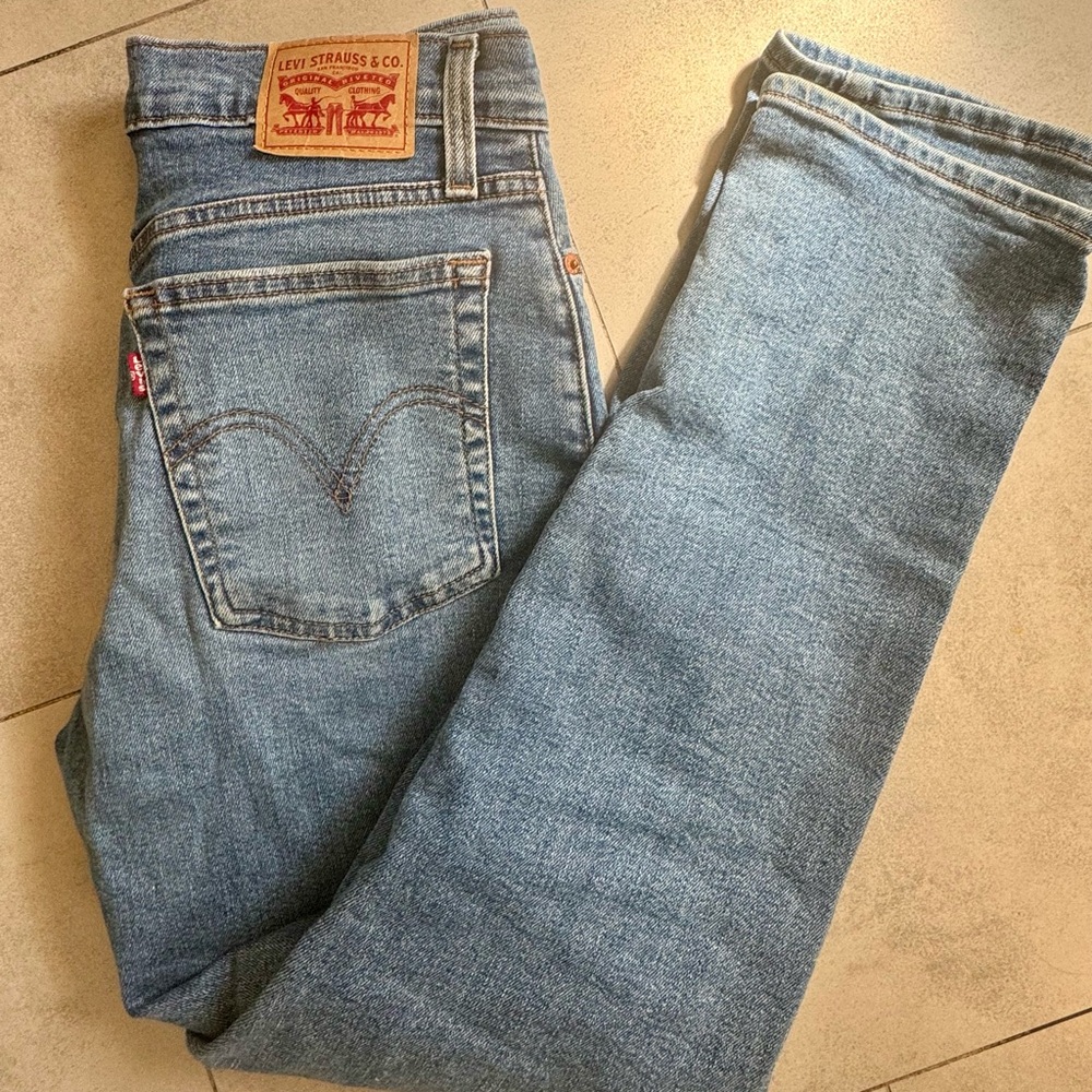 Levi’s Wedgie Straight Leg Jeans